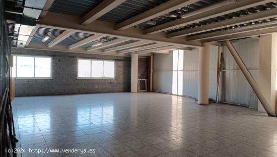 Nave comercial 1000 m2 en Poligono de La Grela. - A CORUÑA