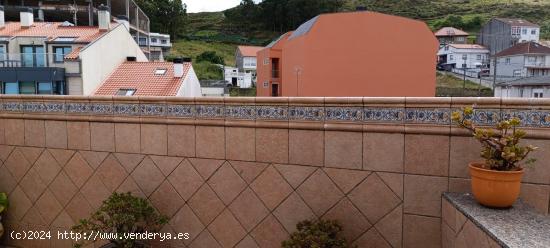 Piso 3 dormitorios con 2 terrazas y vistas al mar en Laxe - A CORUÑA