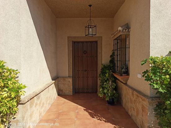 FINCA EN PEDANÍA DE JEREZ CON CASA Y NAVE - CADIZ