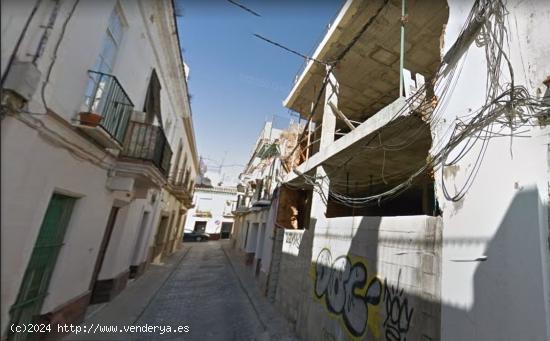 SOLAR DE 392 M2 PRÓXIMO A CALLE ARCOS CON LA ESTRUCTURA EJECUTADA - CADIZ