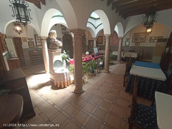 CASA PALACIO EN CENTRO CON VIVIENDA Y NEGOCIO RESTAURACIÓN - CADIZ