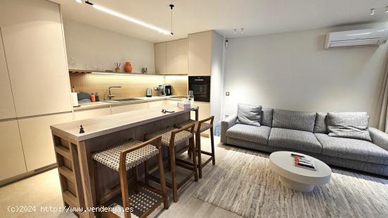 APARTAMENTO DE 2 DORMITORIOS 1 BAÑO TOTALMENTE REFORMADO EN TORREVIEJA ( ALICANTE ) - ALICANTE