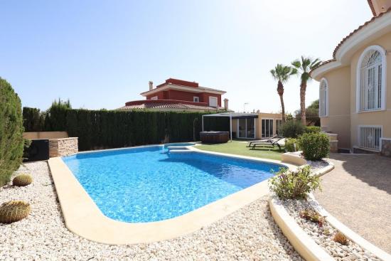 Se Vende en San Miguel de Salinas - ALICANTE