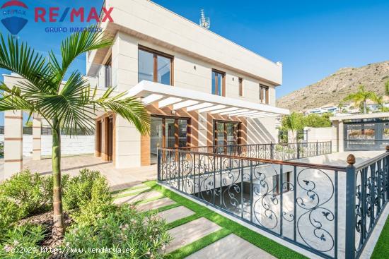 Villa en venta en Finestrat(Sierra Cortina) - ALICANTE