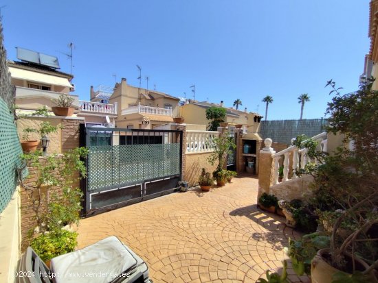 Chalet en venta en Torrevieja (Alicante)