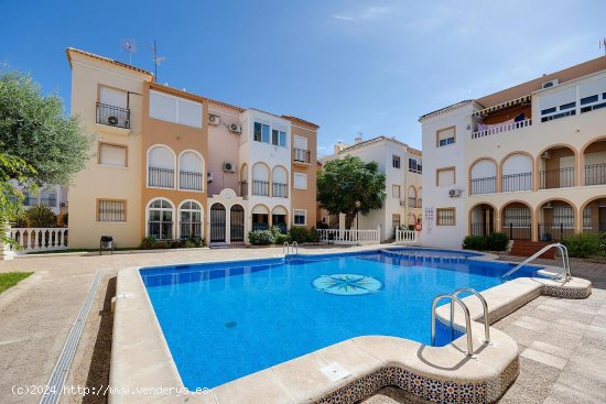  Chalet en venta en Torrevieja (Alicante) 