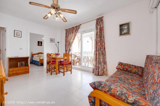 Chalet en venta en Torrevieja (Alicante)