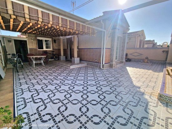 Villa en venta en Torrevieja (Alicante)