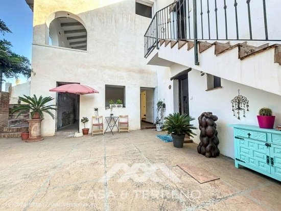 Villa en venta en Vélez-Málaga (Málaga)