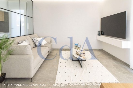 Villa en venta en Pilar de la Horadada (Alicante)