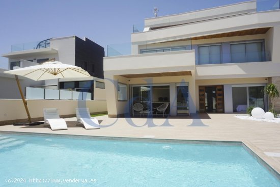 Villa en venta en Orihuela (Alicante)