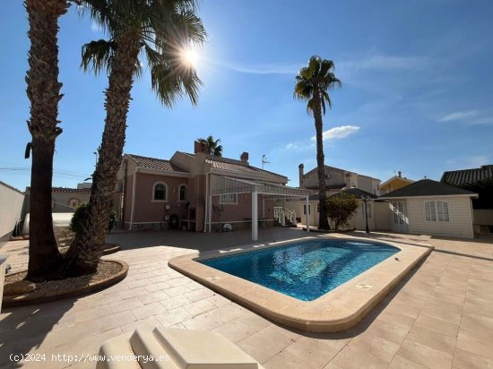  Chalet en venta en Torrevieja (Alicante) 