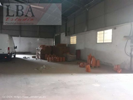 NAVE INDUSTRIAL AISLADA EN ESQUINA - Bailén