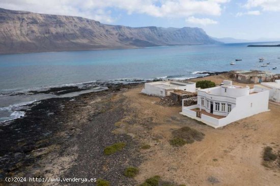 Encantadora casa en primera línea de mar en La Graciosa - Teguise