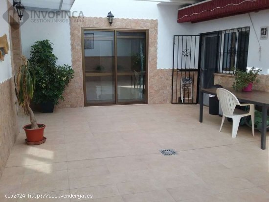 CASA DE DOS PLANTA EN VENTA COMO NUEVA EL BARRIDA DE LLERA - Badajoz