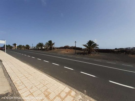 SE VENDE Parcela con proyecto y licencia en Costa Teguise - Teguise