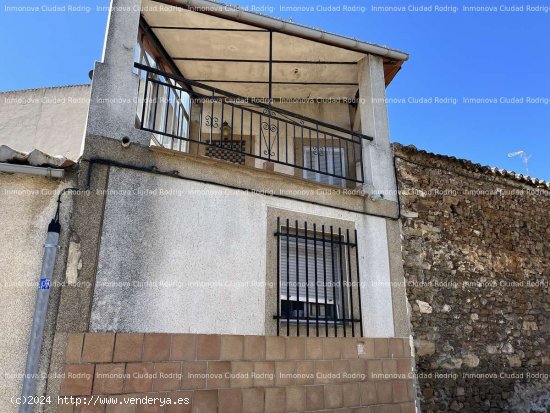 VIVIENDA CON GARAJE-ALMACÉN EN FUENTEGUINALDO - Fuenteguinaldo