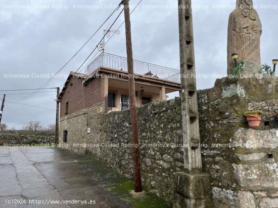 CASA CON PATIO Y ALMACENES EN ALBERGUERÍA DE ARGAÑÁN - Alberguería de Argañ