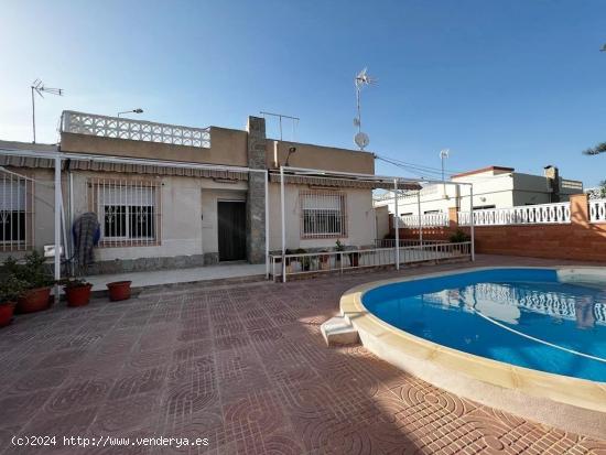  CHALET A 3 MINUTOS DE LA PLAYA CON PISCINA PRIVADA - ALICANTE 