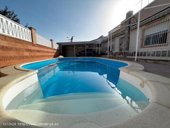 CHALET A 3 MINUTOS DE LA PLAYA CON PISCINA PRIVADA - ALICANTE