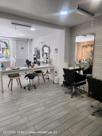 SE TRASPASA NEGOCIO DE ESTÉTICA Y PELUQUERIA - VALENCIA