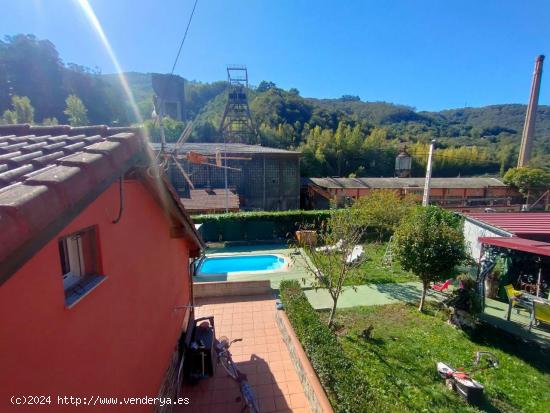 El chalet de tus sueños con piscina en la montaña central de Asturias y a poca distancia de la pla