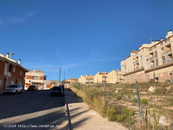 TERRENO TIPO SOLAR EN ONIL - ALICANTE