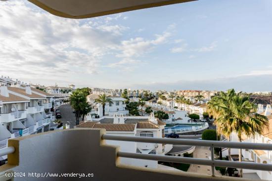  APARTAMENTO CON VISTAS AL MAR. EN AGUAMARINA. CON LICENCIA TURÍSTICA. 1 DORM. 1 BAÑO. - ALICANTE 