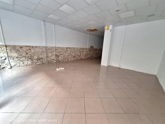 Local comercial de 140 m2 en calle Roger de Flor, cerca del metro Joanic - BARCELONA