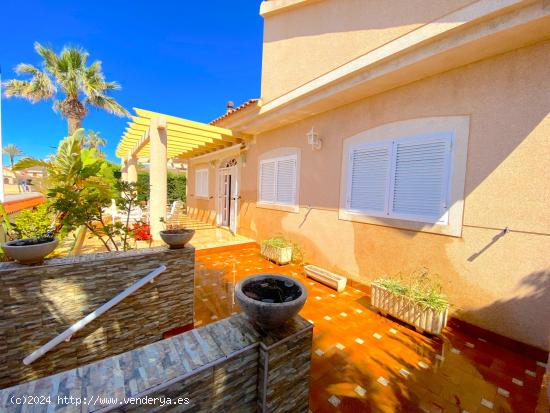 Chalet en venta en 1ª Linea de Puerto de Mazarrón - MURCIA