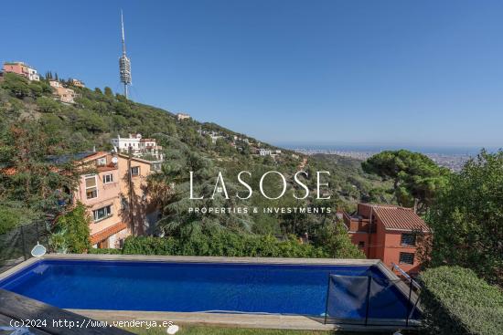  Espectacular casa unifamiliar de diseño con impresionantes vistas a Barcelona y una soleada terraza 