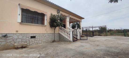 Chalet con 6500m de parcela - CACERES