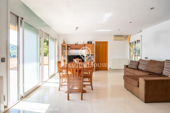 Casa con vistas despejadas en venta en Quintmar - BARCELONA