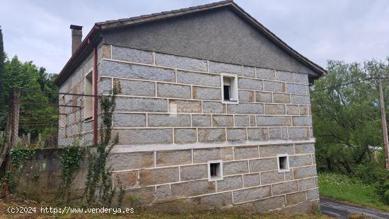 CASA sin adosar, espacios aire libre, a 5 minutos de OURENSE. - ORENSE