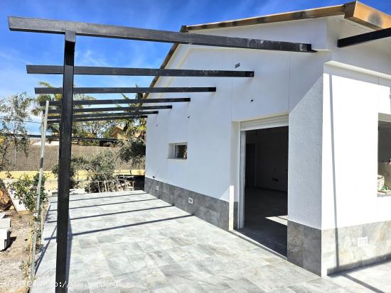 Chalet con tres dormitorios en Carretera de Águilas de reciente construcción - MURCIA