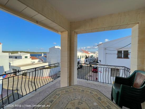 F170 - Casa de pueblo con piscina en el centro de Fornells - BALEARES