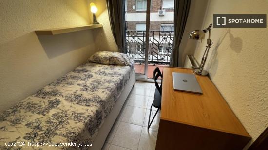 Habitaciones en alquiler en 4 dormitorios en Ríos Rosas - MADRID