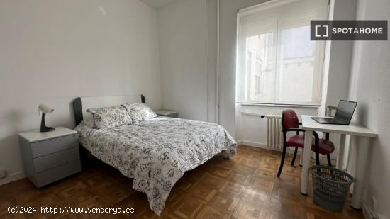 Alquiler de habitaciones en apartamento de 4 dormitorios en Atocha - MADRID