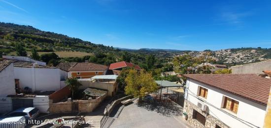 ¡Oportunidad Única! Encantadora Casa de Pueblo en Córcoles, Sacedón - GUADALAJARA