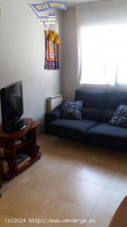 PISO EN VENTA CON PARQUING Y TRASTERO - BARCELONA