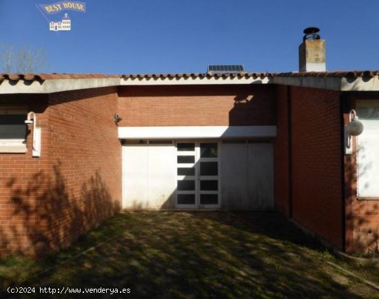 TERRENO EN VENTA CON EDIFICACIÓN Y 2 PISCINAS - BARCELONA