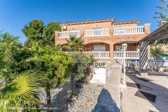 Expectacular Chalet en El Vendrell - TARRAGONA