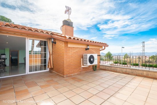 Chalet / Torre en venta  en Rubí - Barcelona