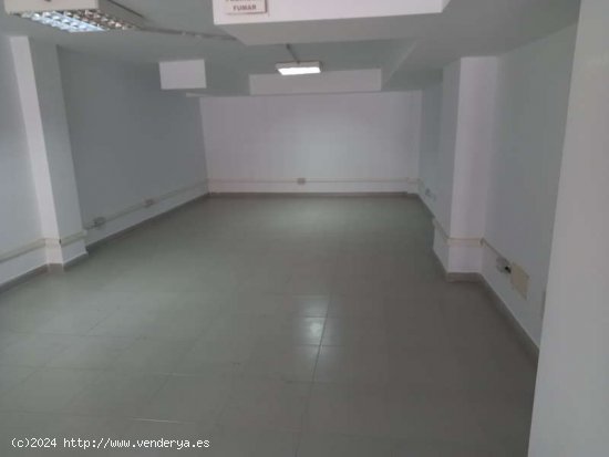 SE VENDE LOCAL COMERCIAL CÉNTRICO  EN RENTABILIDAD - Arrecife