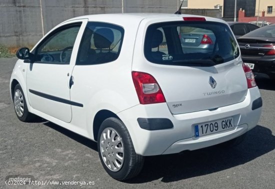 Renault Twingo 1.2 16v 75cv de 2009 con 164.000 Km por 2.800 EUR. en Sevilla