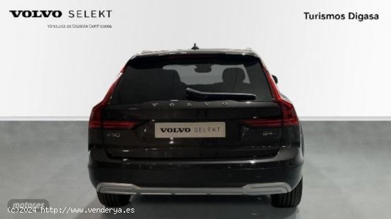 Volvo V 90 V90 CROSS COUNTRY ULTIMATE, B4 MILD HYBRID DIESEL AWD CON TECHO SOLAR de 2022 con 7.015 K