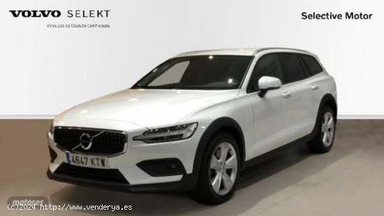  Volvo V 60 V60 D4 AWD Cross Country Automatico de 2019 con 111.000 Km por 30.850 EUR. en Cantabria 