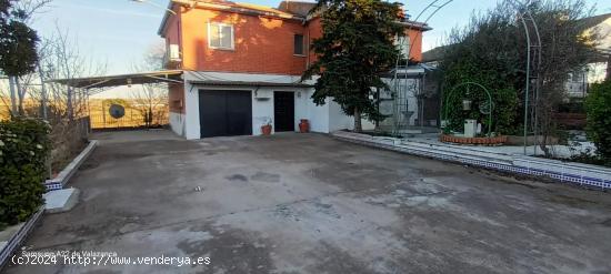 VALAZANCA VENDE AMPLIO CHALET  CON PARCELA DE 1002 M2 EN YELES ( TOLEDO) - TOLEDO