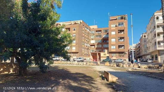 Garaje cerrado con rampa en Acequiion - ALICANTE