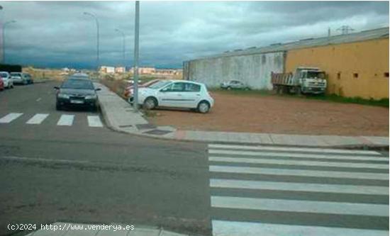 TERRENO CON USO RESIDENCIAL EL NAVATEJERA - LEON